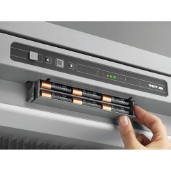 boîtier porte-piles pour modèles e et e+ compartiment à piles noir ral 9005 (sans piles) - thetford 396364